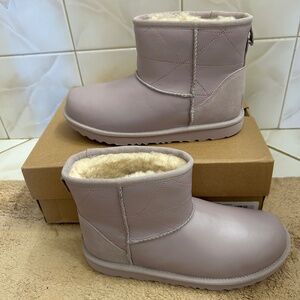 Ugg rare mini quilted leather boots big girl 6 woman 7